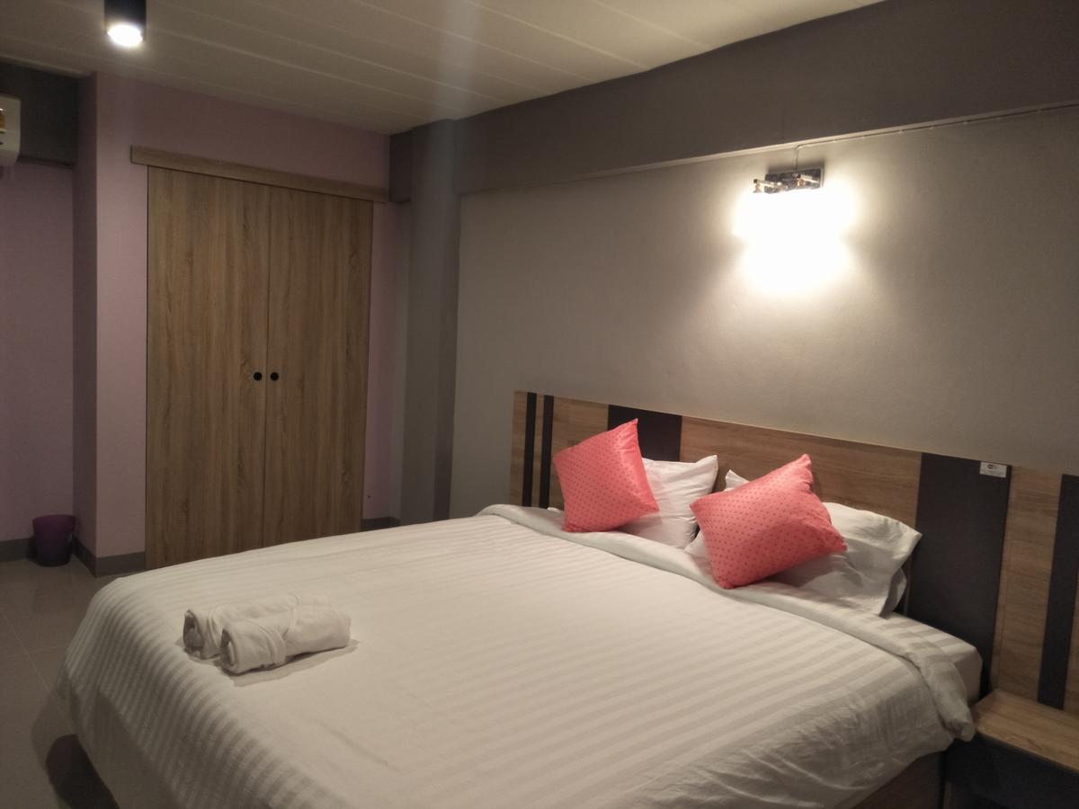Rinrada Place Hotel Ubon Ratchathani Zewnętrze zdjęcie